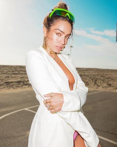 Fitness icon turned DJ, Sommer opens up about her first club banger, live sets across the U.S., and empowering women in EDM